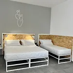 Iron By Moderno 3*