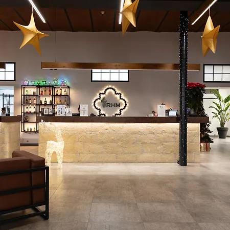 Iron Hotel 3*