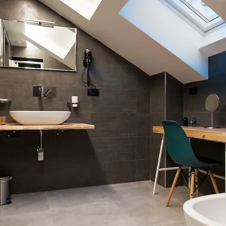 Iron Hotel Bari