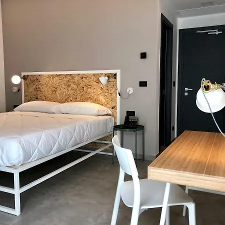 Hotel Iron Bari